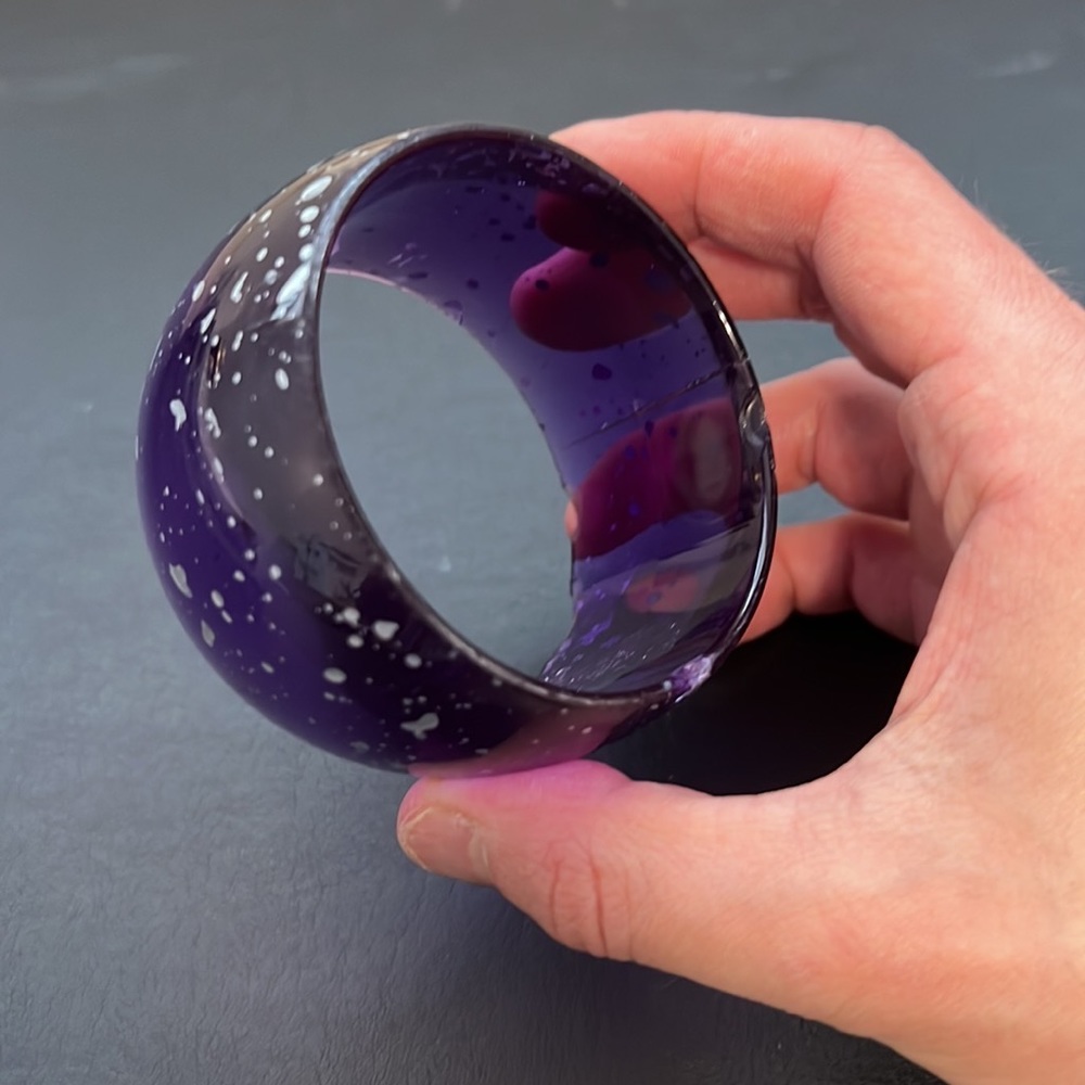 Vintage Plastic Bangle Bracelet, Purple with White Splatter Design, Boho, Retro - Picture 7 of 8